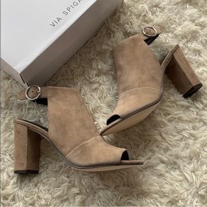 🌸SALE!🌸🆕 Via Spiga Leather Sandals